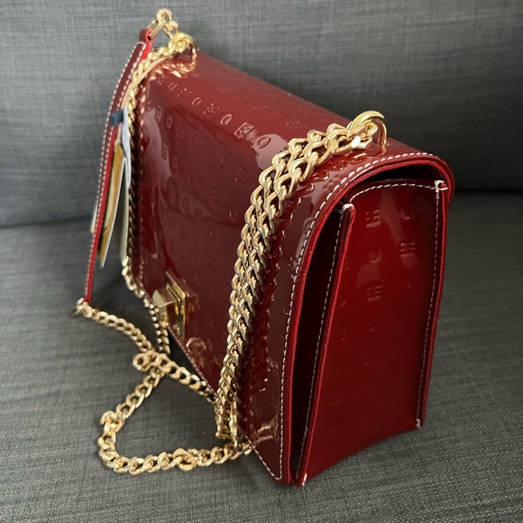 NWT ARCADIA PATENT LEATHER CROSSBODY SHOULDER BAG PURSE - Picture 3 of 11